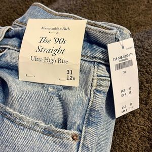 Abercrombie New w/tags The 90’s Straight Ultra High Rise